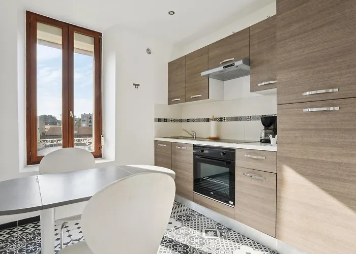 Budget Avec Parking Au Centre-ville Appartamento Charleville-Mézières